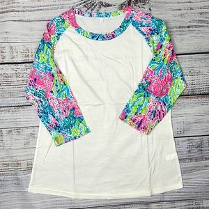 LP Women’s Shirt size Small